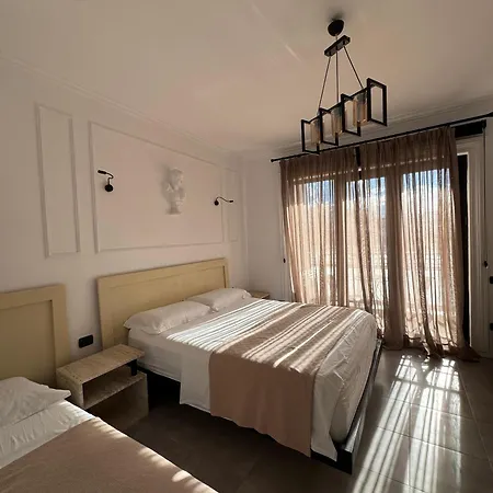 Dennys Center * Tiran