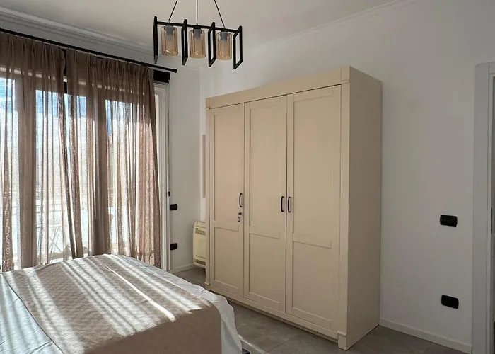 Dennys Center ティラナ