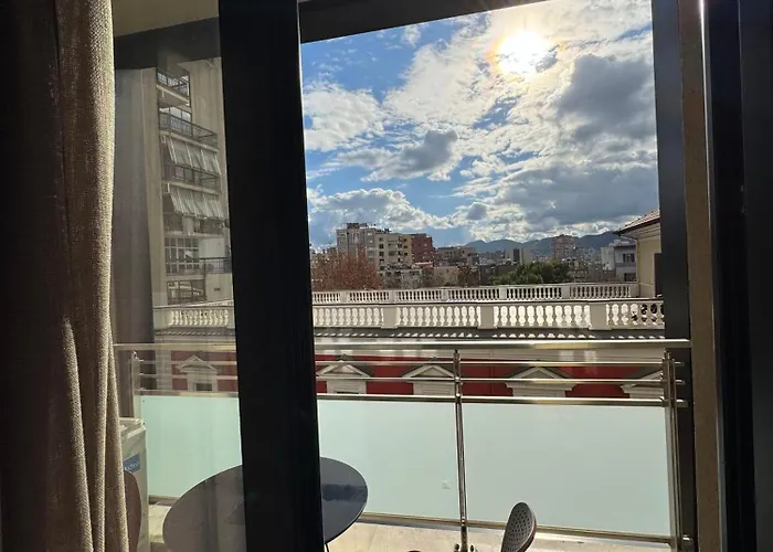 アパート Dennys Center